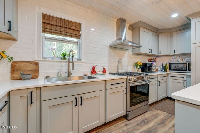 114 Greenland Park Road, Church Hill, TN 37642
