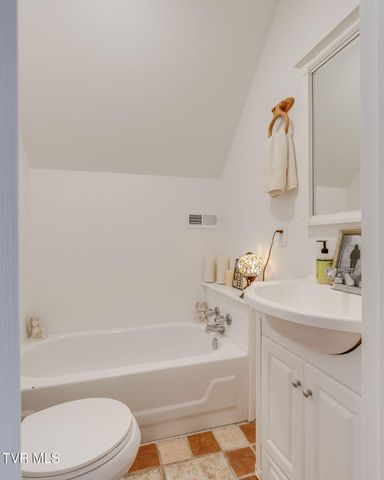 114 Greenland Park Road, Church Hill, TN 37642