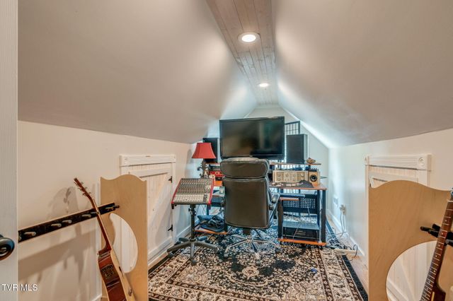 114 Greenland Park Road, Church Hill, TN 37642