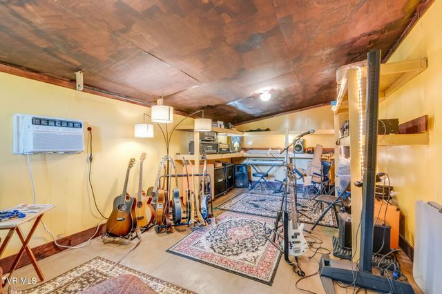 114 Greenland Park Road, Church Hill, TN 37642