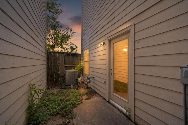 2154 Arabelle Street, Houston, TX 77007