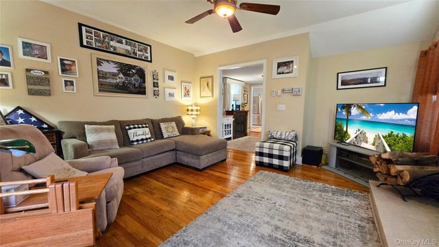 32 Atlantic Avenue, East Moriches, NY 11940