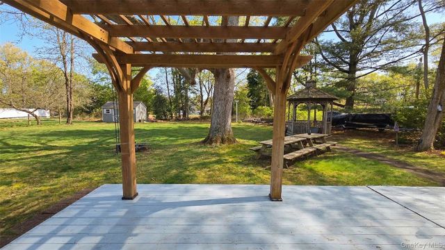 32 Atlantic Avenue, East Moriches, NY 11940