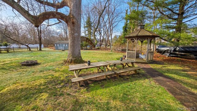 32 Atlantic Avenue, East Moriches, NY 11940