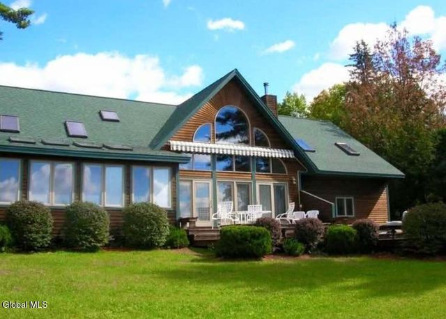 14 Gunn Lane, Queensbury, NY 12804