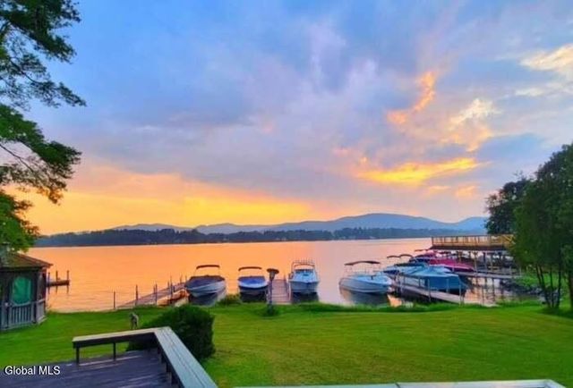 14 Gunn Lane, Queensbury, NY 12804