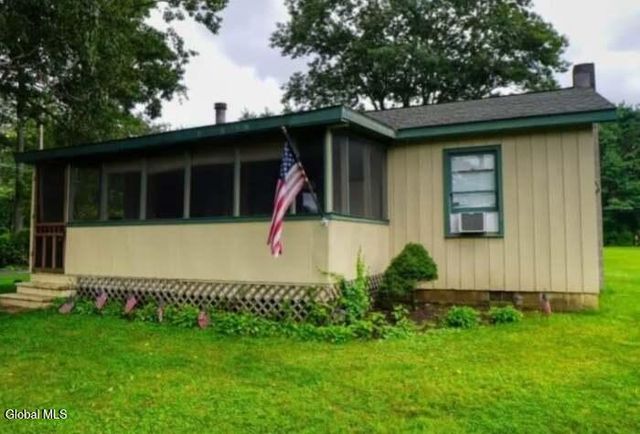 14 Gunn Lane, Queensbury, NY 12804