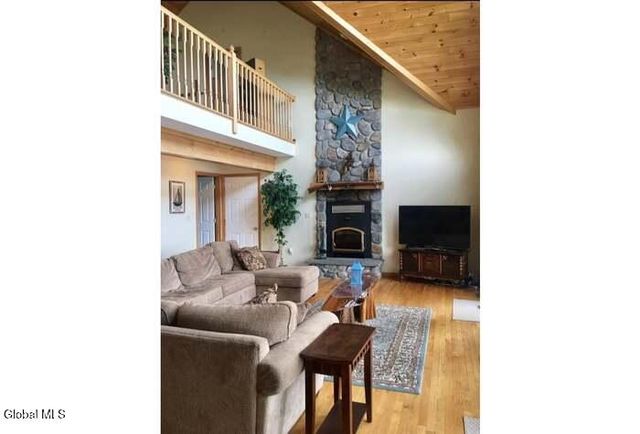 14 Gunn Lane, Queensbury, NY 12804