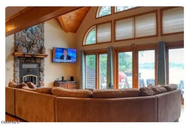 14 Gunn Lane, Queensbury, NY 12804