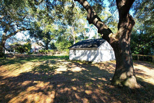 312 Bayview Drive, Mount Pleasant, SC 29464
