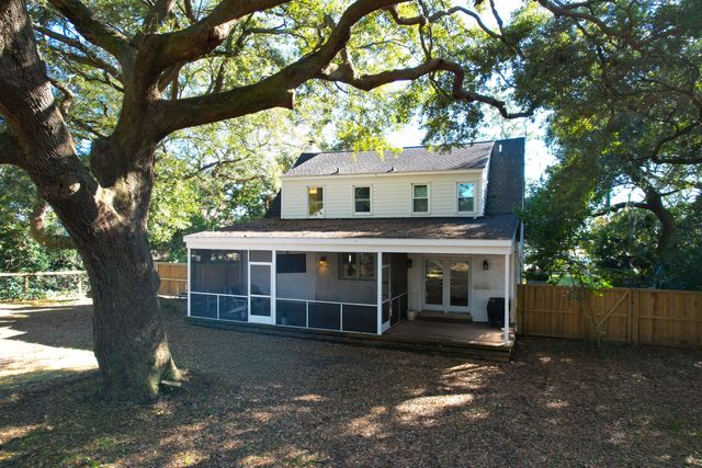 312 Bayview Drive, Mount Pleasant, SC 29464