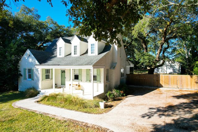 312 Bayview Drive, Mount Pleasant, SC 29464