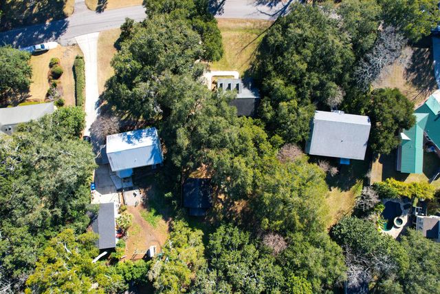 312 Bayview Drive, Mount Pleasant, SC 29464