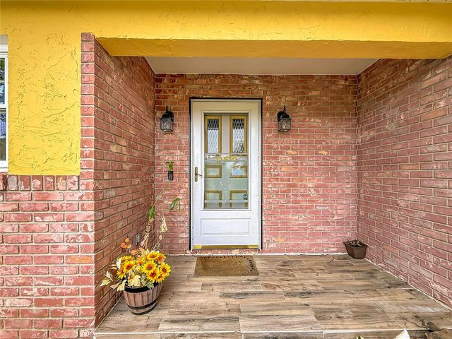 13530 BERKSHIRE COURT, Grand Island, FL 32735