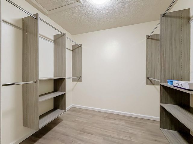 13530 BERKSHIRE COURT, Grand Island, FL 32735