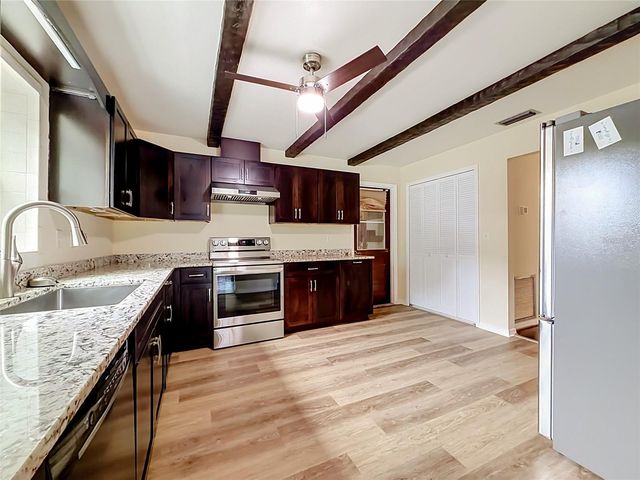 13530 BERKSHIRE COURT, Grand Island, FL 32735