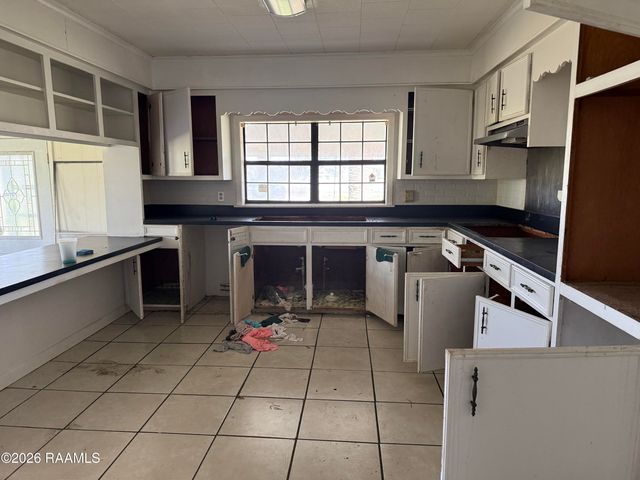 8204 Weeks Island Road, New Iberia, LA 70560