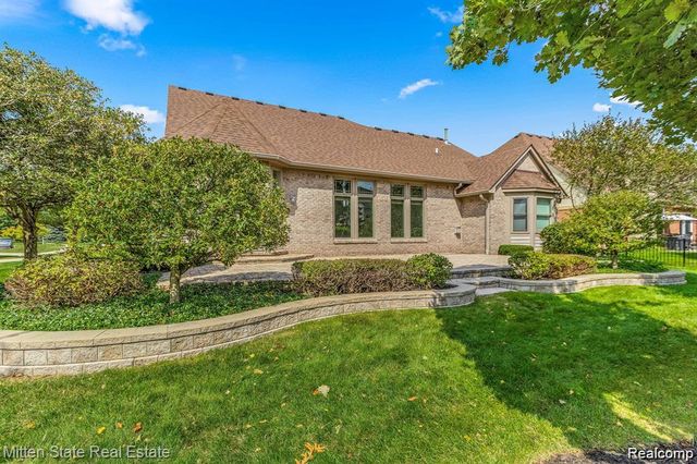 21254 Clayton Drive, Macomb, MI 48044