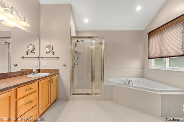 21254 Clayton Drive, Macomb, MI 48044