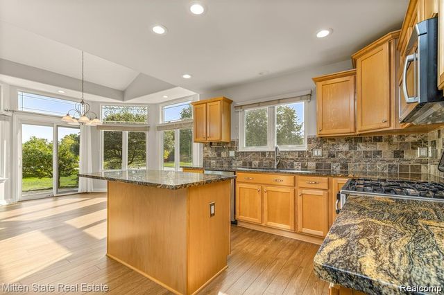 21254 Clayton Drive, Macomb, MI 48044