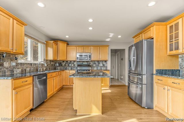 21254 Clayton Drive, Macomb, MI 48044