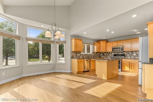 21254 Clayton Drive, Macomb, MI 48044