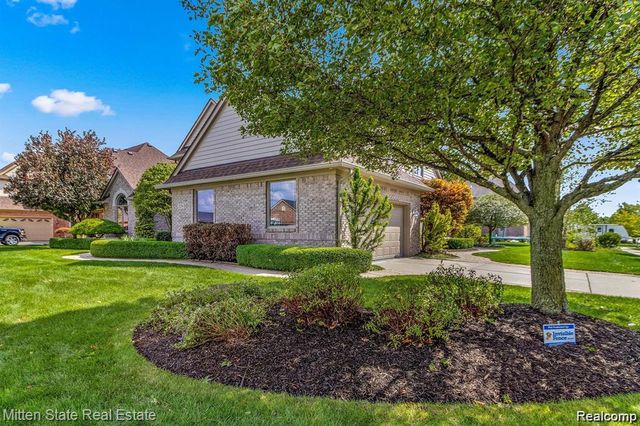 21254 Clayton Drive, Macomb, MI 48044