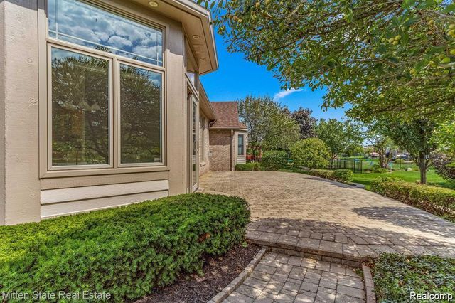 21254 Clayton Drive, Macomb, MI 48044