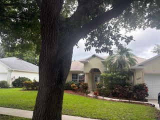 8295 SANDPINE Circle, Port St. Lucie, Port St Lucie, FL 34952