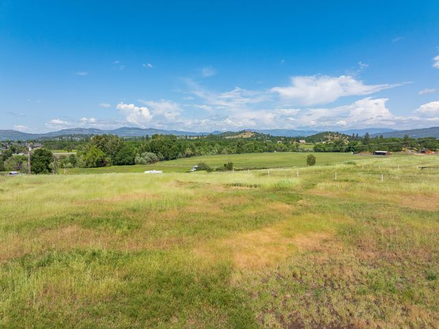 0 E Dutton East Road, Eagle Point, OR 97524