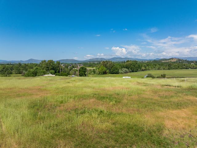 0 E Dutton East Road, Eagle Point, OR 97524