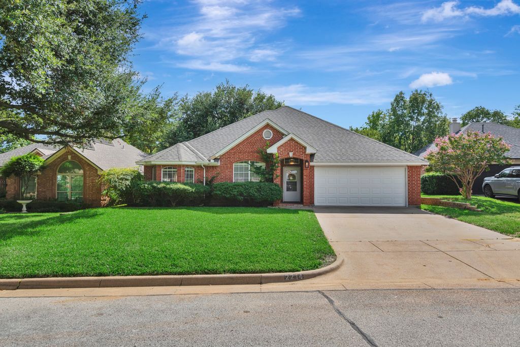 2214 New Mill Lane, Arlington, TX 76012 — exterior