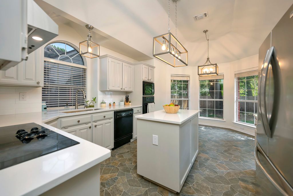 2214 New Mill Lane, Arlington, TX 76012 — photo 3