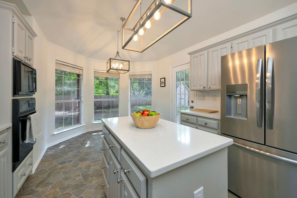 2214 New Mill Lane, Arlington, TX 76012 — photo 4
