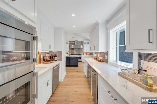 976 Scioto Drive, Franklin Lakes, NJ 07417