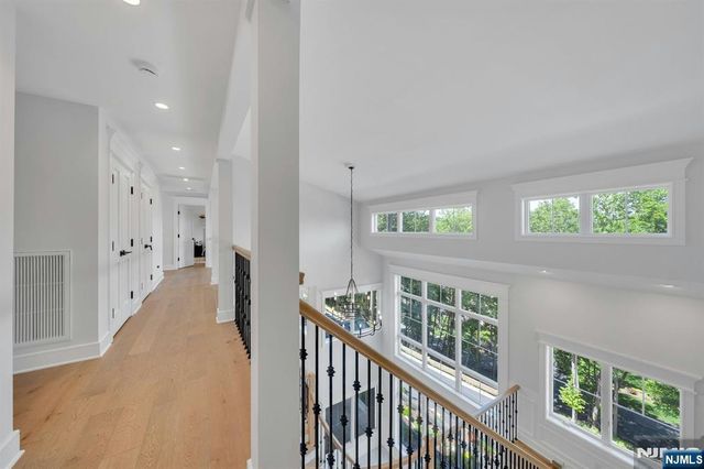 976 Scioto Drive, Franklin Lakes, NJ 07417