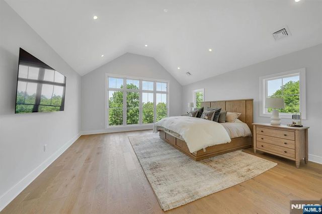 976 Scioto Drive, Franklin Lakes, NJ 07417