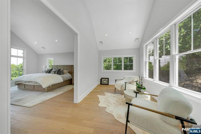 976 Scioto Drive, Franklin Lakes, NJ 07417