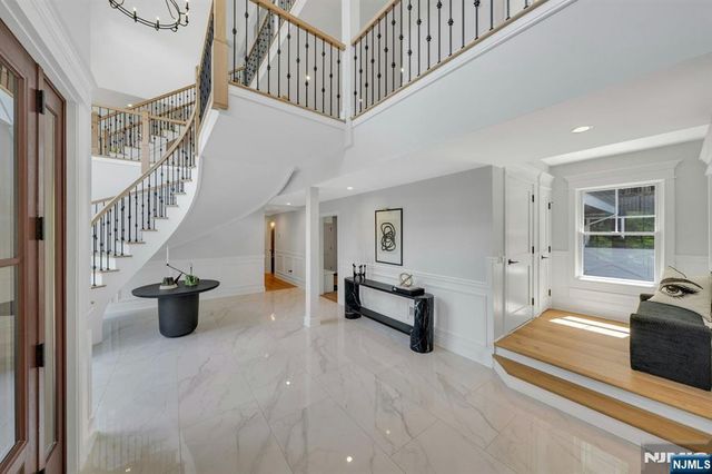 976 Scioto Drive, Franklin Lakes, NJ 07417