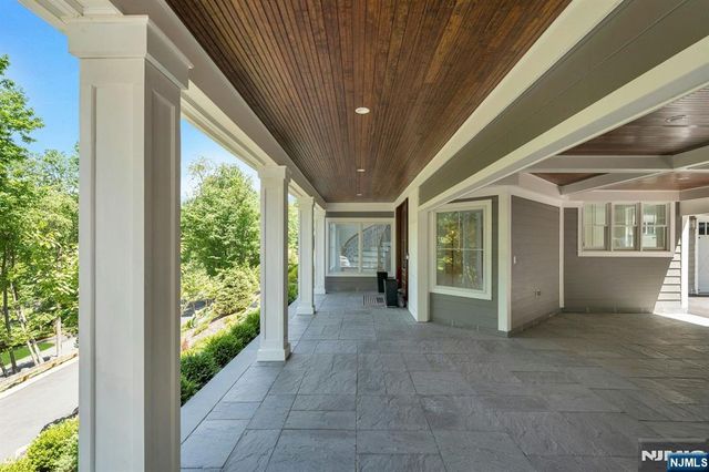 976 Scioto Drive, Franklin Lakes, NJ 07417