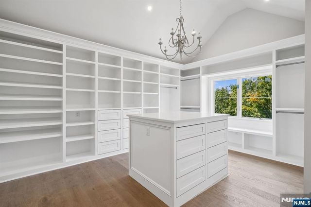 976 Scioto Drive, Franklin Lakes, NJ 07417