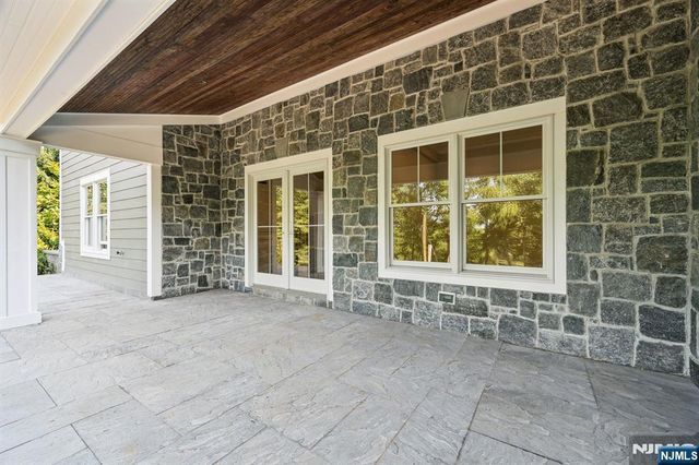 976 Scioto Drive, Franklin Lakes, NJ 07417