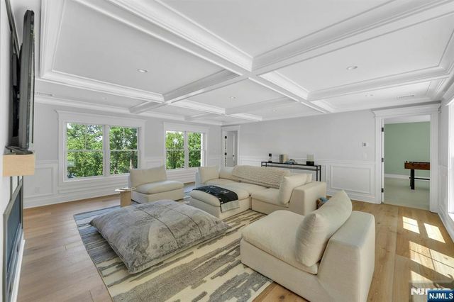 976 Scioto Drive, Franklin Lakes, NJ 07417