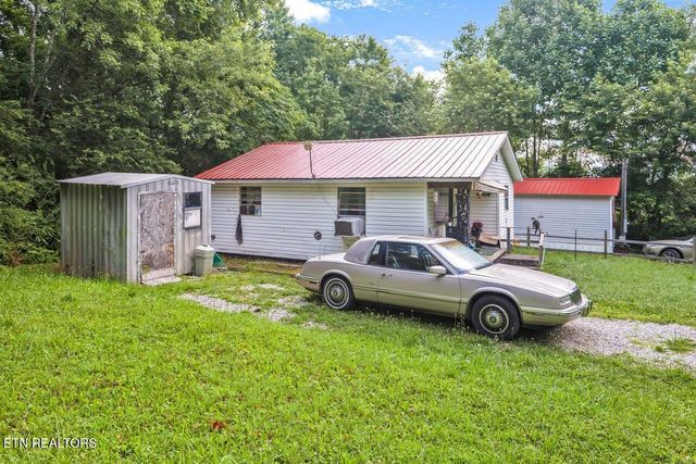 516 Sheldon Drive, Harriman, TN 37748