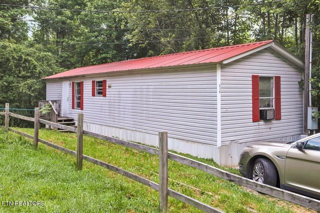 516 Sheldon Drive, Harriman, TN 37748