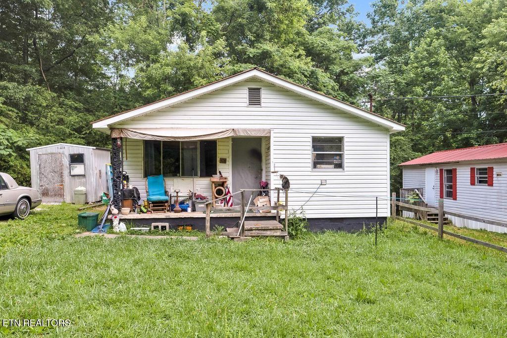 516 Sheldon Drive, Harriman, TN 37748