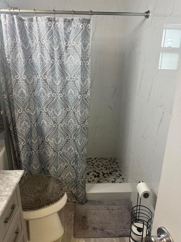 800 Ivory Lane, Haverhill, FL 33415