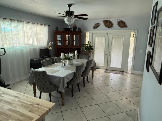 800 Ivory Lane, Haverhill, FL 33415