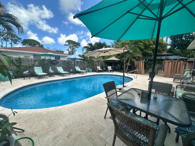 800 Ivory Lane, Haverhill, FL 33415