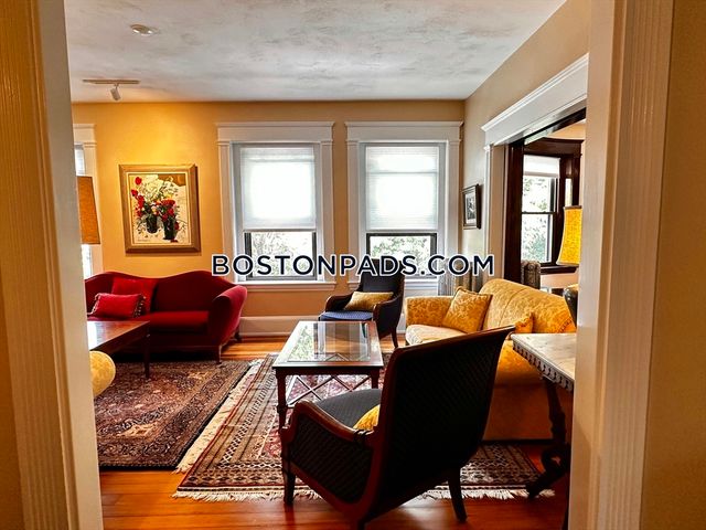 24 Beaufort Rd 3, Boston, MA 02130
